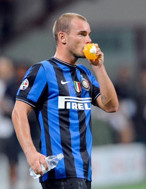 18分钟争议红点!米兰主帅怒了：切尔西不用裁判帮忙