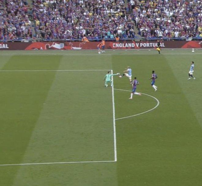 记者：莱斯特城、伊镇、汉堡和巴黎FC都对曼城后卫卡博雷有意