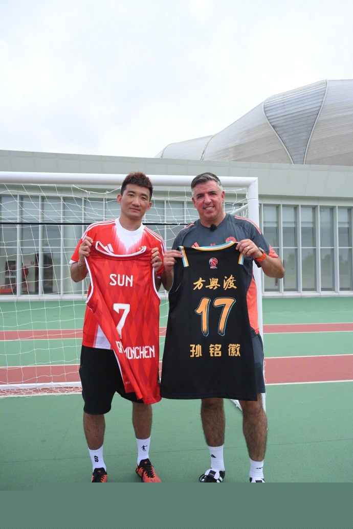 周一008 西甲对决：攻防转换定节奏！塞维利亚高效反击冲胜，维戈塞尔塔防反承压